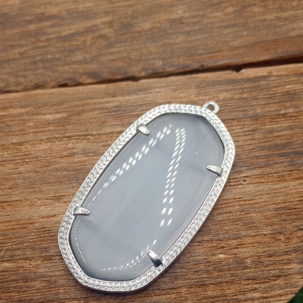 Vanity Moonstone Pendant P244